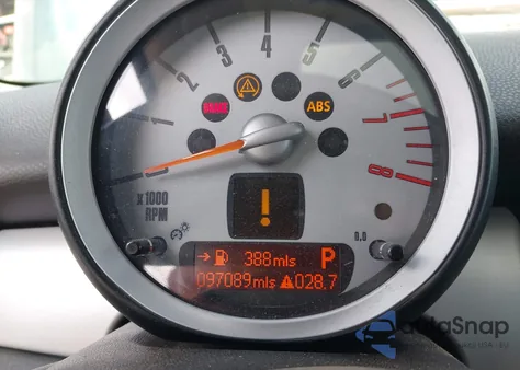 2009 Mini Cooper Clubman z USA, uszkodzony, nr VIN WMWML335X9TX36146